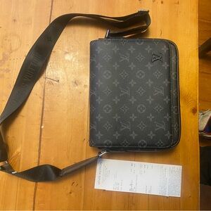 Louis Vuitton Messenger Bag